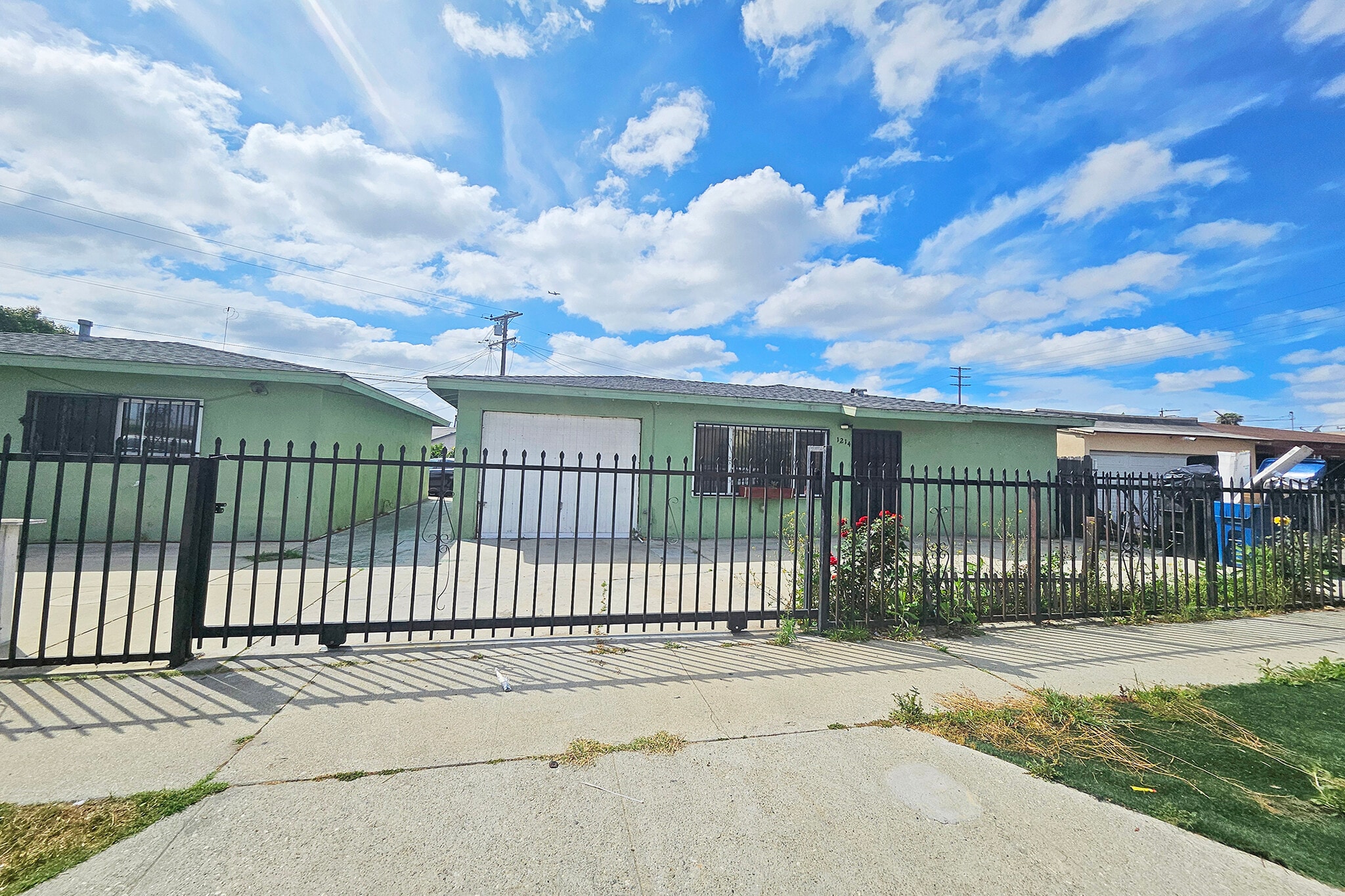 Building Photo - 1214 E 82nd St