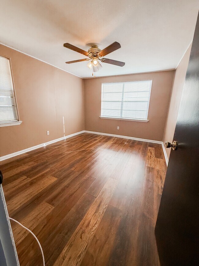 Building Photo - 1021 Griffin St