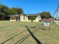 Building Photo - 3601 Aloha Cir