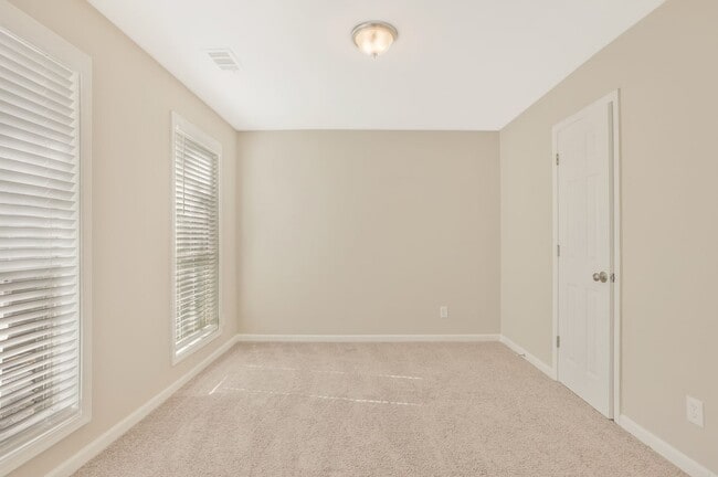 Building Photo - 6522 Battery Pt