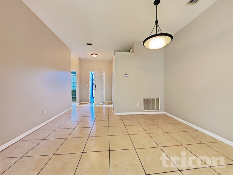 Building Photo - 10314 Goldenbrook Way