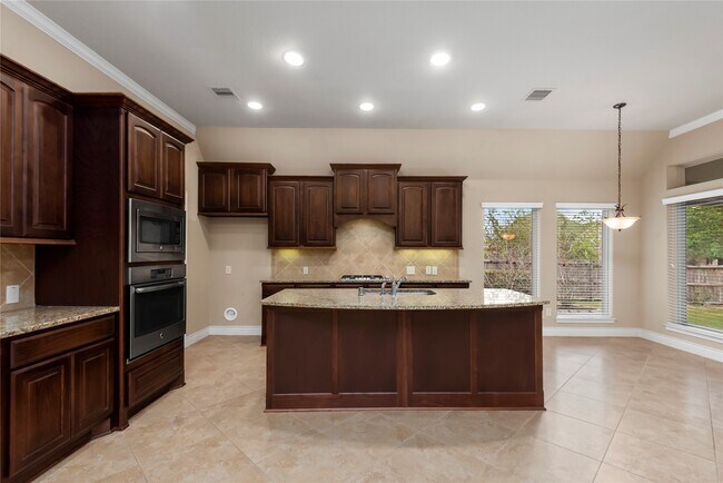 Building Photo - 196 Pine Crest Cir