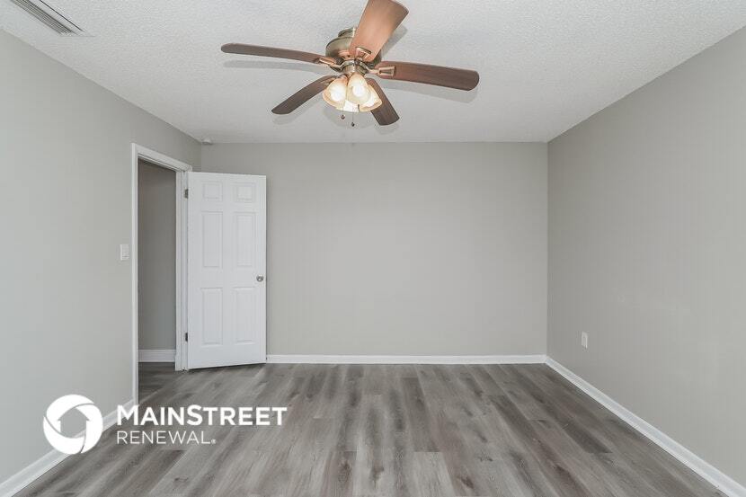 Building Photo - 4400 Old Colony Rd