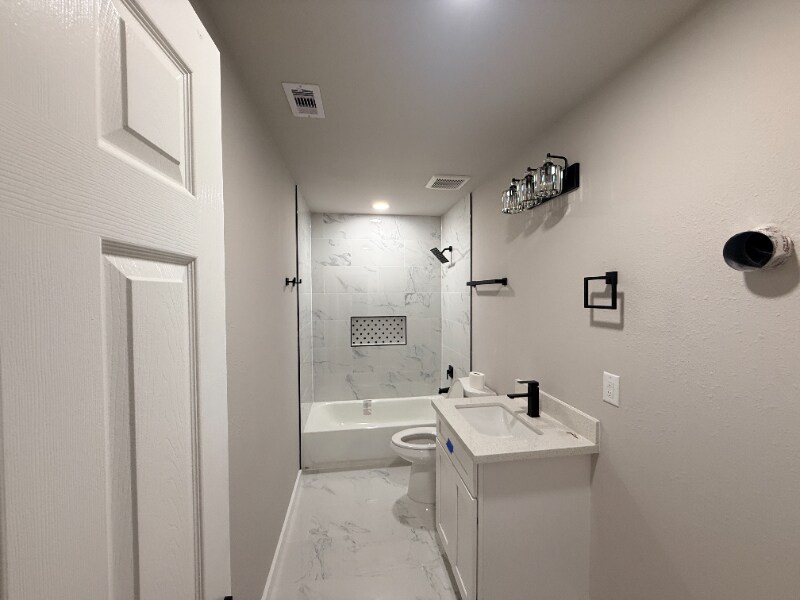 Building Photo - 1519 McKee St