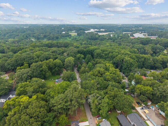 Building Photo - 178 Meador Way SE