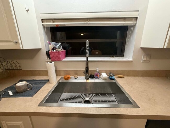 Building Photo - 6610 Golden Gate Pkwy