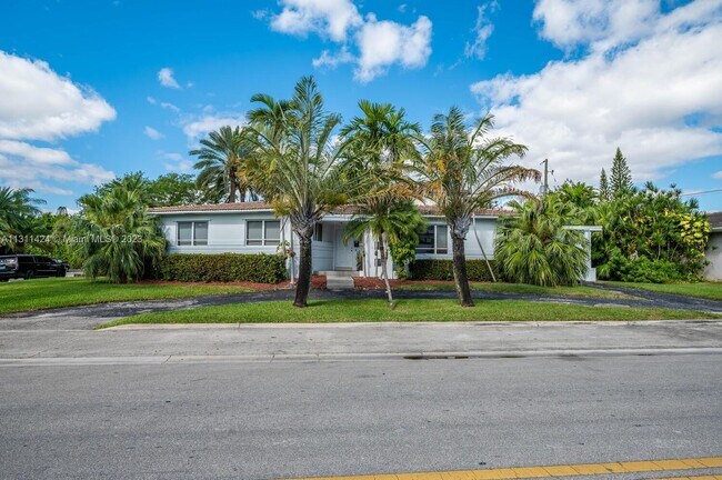 Primary Photo - 9520 E Broadview Dr