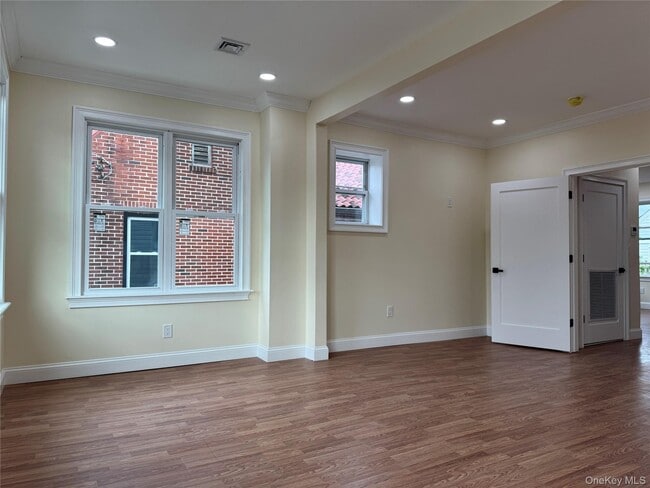 Building Photo - 109 Grandview Ave