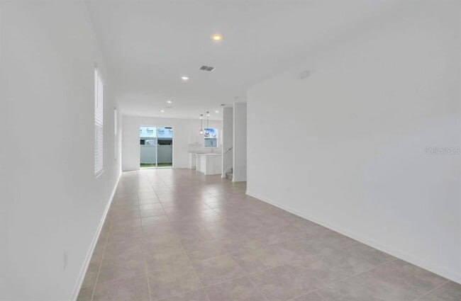 Building Photo - 2550 Skyline Lp