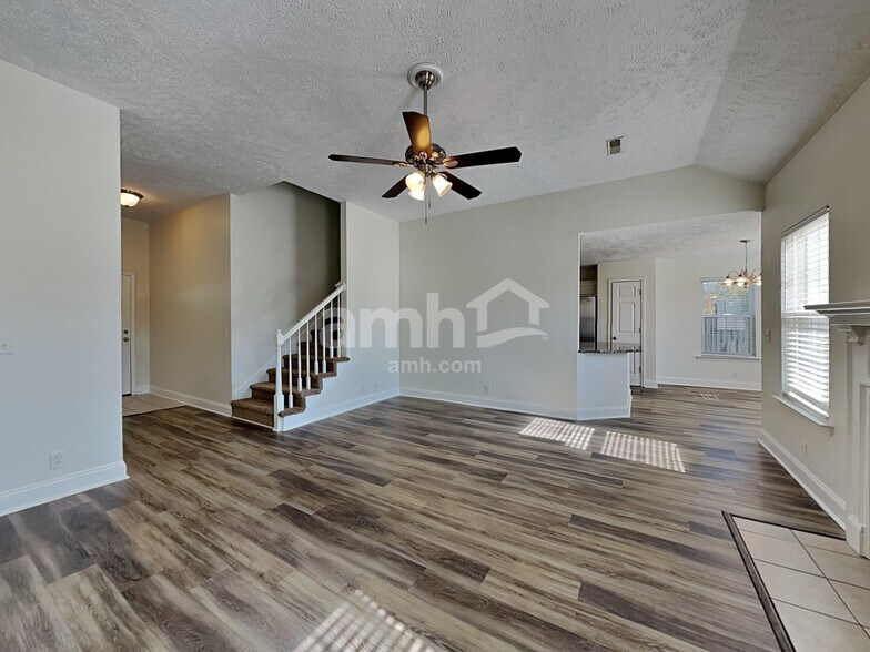 Building Photo - 1117 Mantle Way