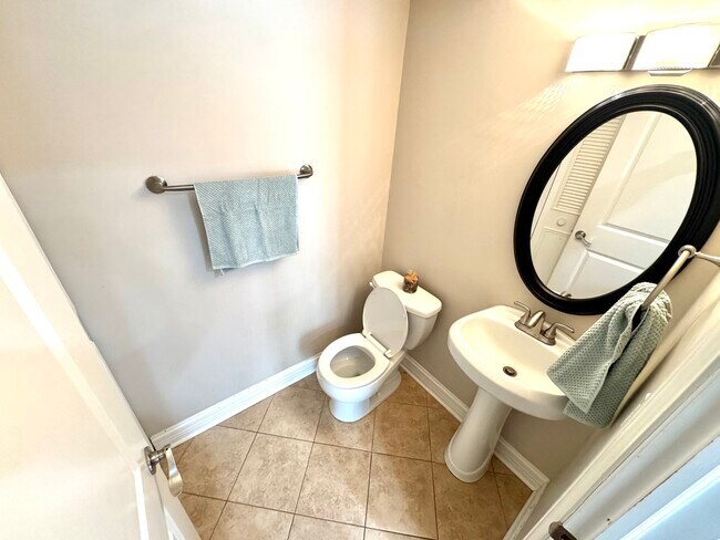 Building Photo - 344 Mallard Ct