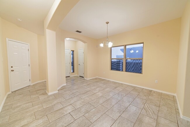 Building Photo - 3305 Charolais Dr