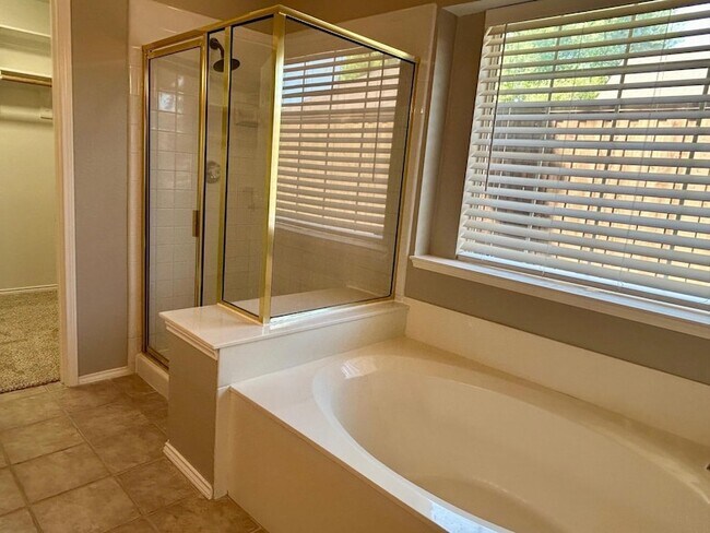 Building Photo - 7928 Hazeltine Dr