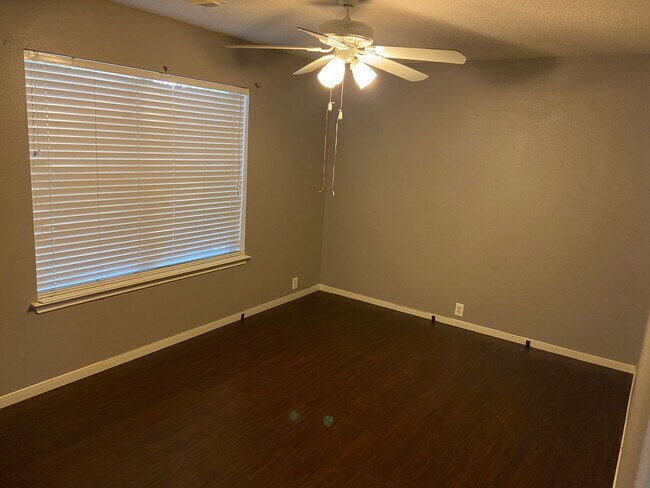 Building Photo - 16602 Grenada Falls Dr