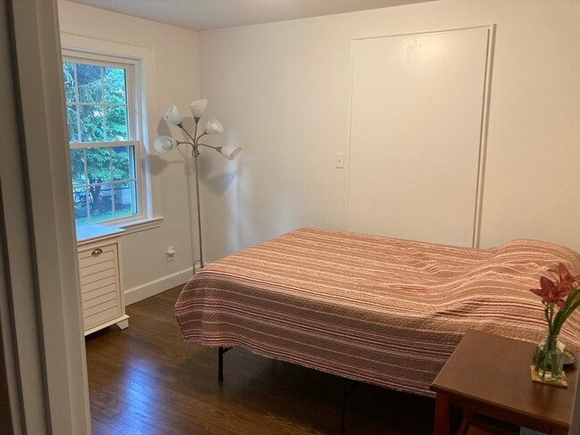 Building Photo - 10 Samoset Ln
