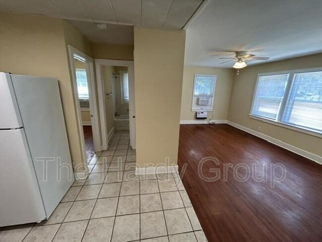 Building Photo - 413 3rd Ave NW