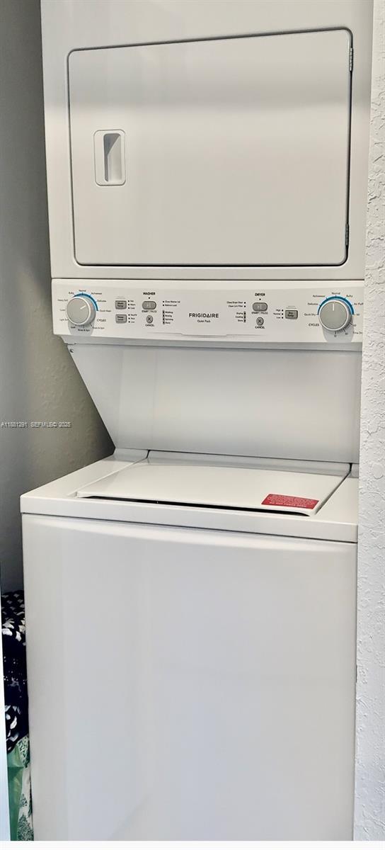 Building Photo - 2415 SE 23rd Rd