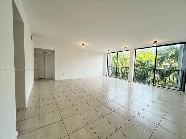 Building Photo - 155 Sunrise Dr