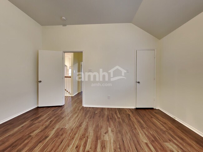 Building Photo - 6005 Stirrup Iron Dr