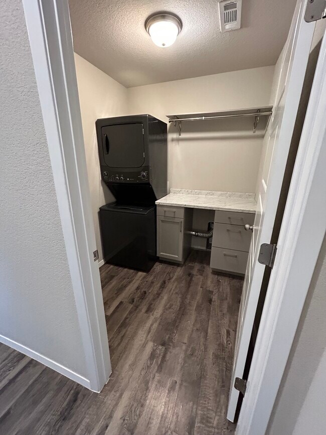 Laundry (appliances included) - 7006 SW Chalkstone Rd