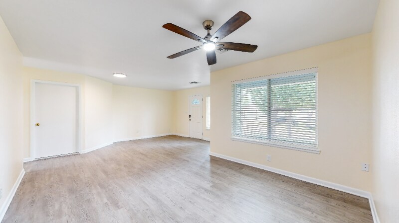 Building Photo - 407 Corona Ave