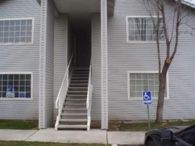 Building Photo - 2220 S Amy Ave