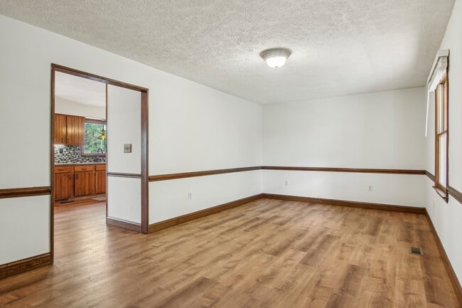 Building Photo - 11 Timothy Ln