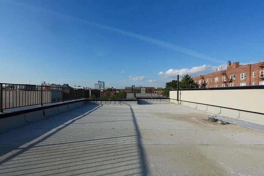 Building Photo - 271 E 28th St