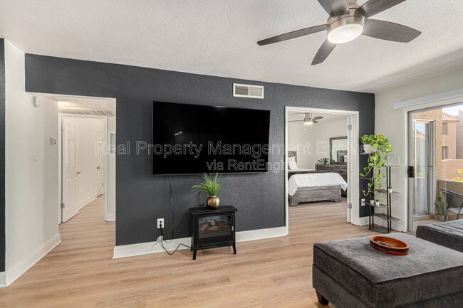 Building Photo - 5877 N Granite Reef Rd