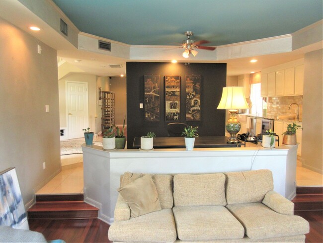 Building Photo - Furnished 3-bedroom in Travis Heights with Downtown Views!