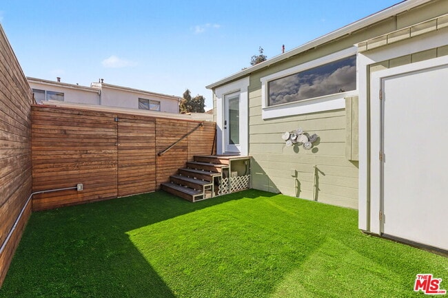 Building Photo - 516 Hill St