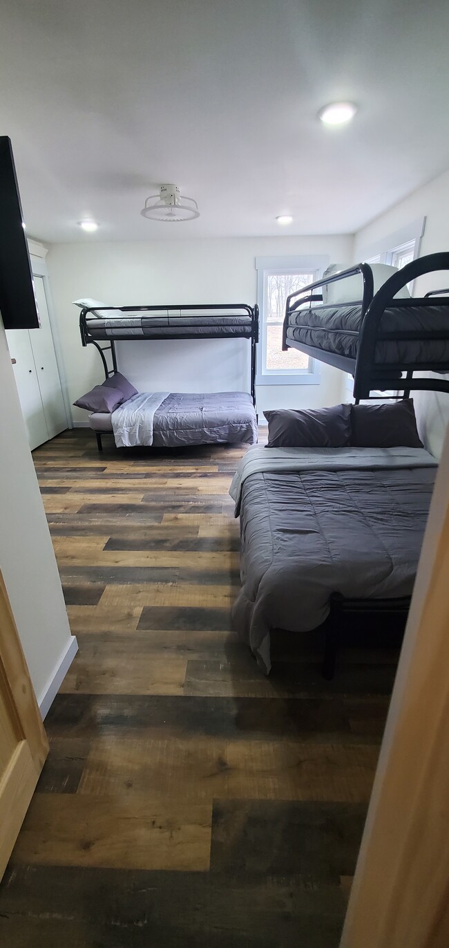 bedroom 3(bunk room) - 30539 MN-78