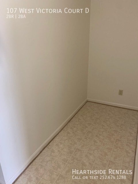 Building Photo - 107 W Victoria Ct