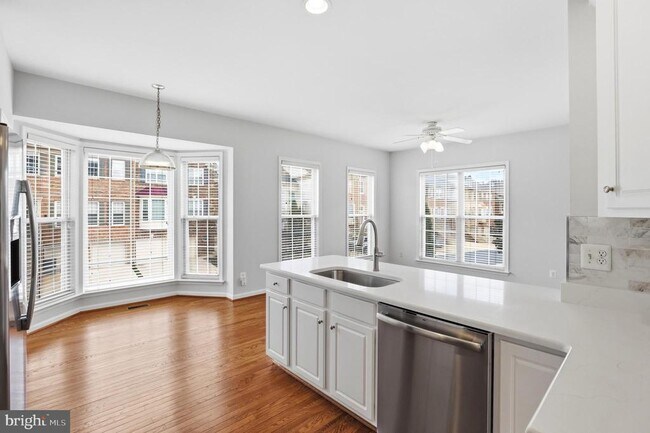 Building Photo - 6137 Manchester Park Cir