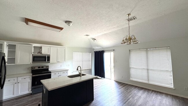 Building Photo - 6422 Diamond Rock Dr