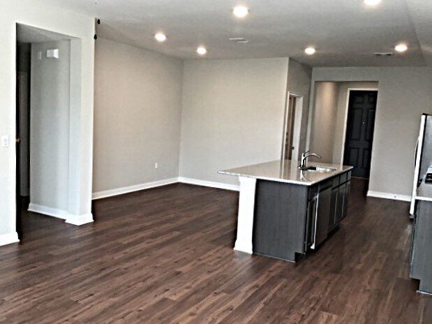 Building Photo - 8006 Cottage Rose Dr