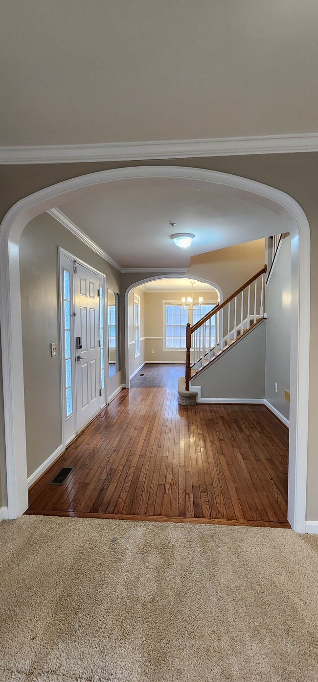 Main entry foyer - 13 Steeple Ct