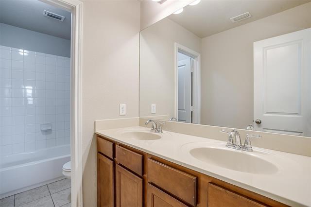 Building Photo - 114 Parkview Dr