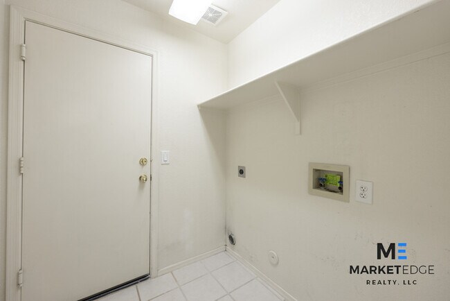 Building Photo - 3Bed/2Bath House at Beardsley/95th Ave! JO...