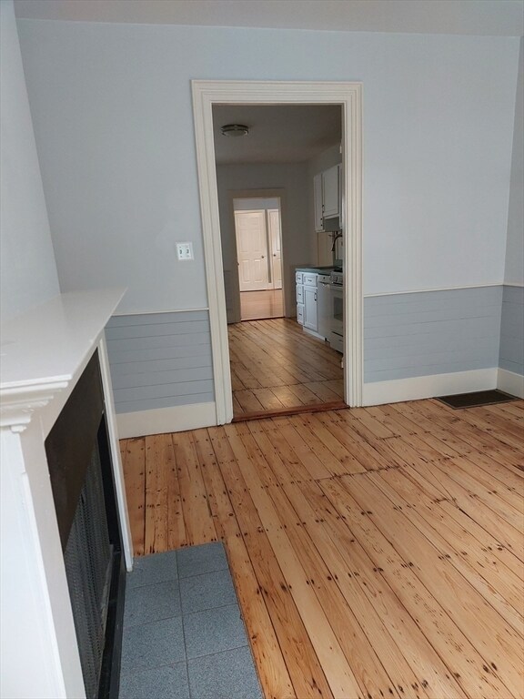 Building Photo - 26 Eden St