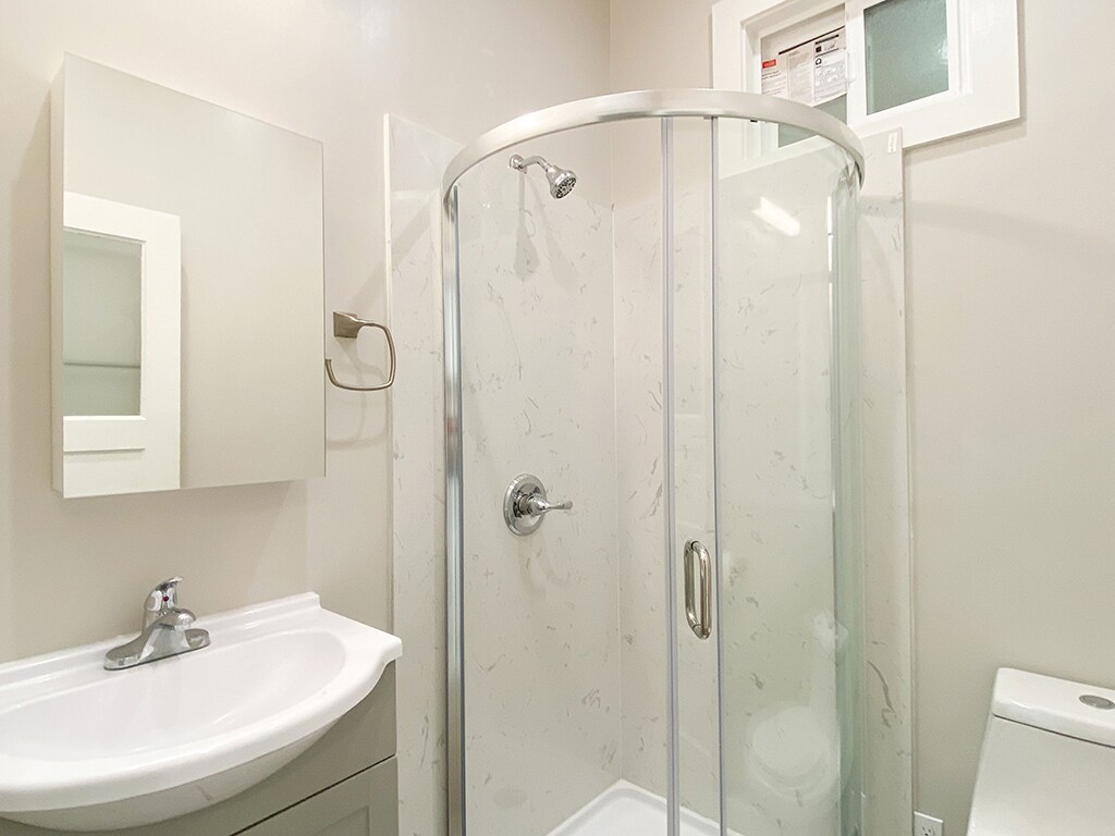 Building Photo - 527 Union St