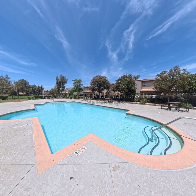 Building Photo - 4031 Cey Ct