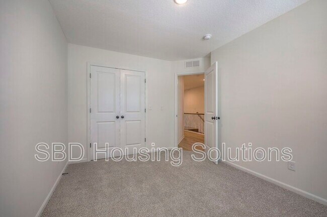 Building Photo - 9005 E 85th Pl