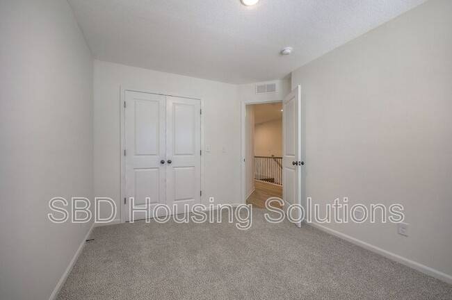 Building Photo - 9013 E 85th Pl