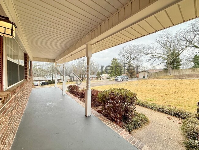 Building Photo - 4627 Hillmont Ln