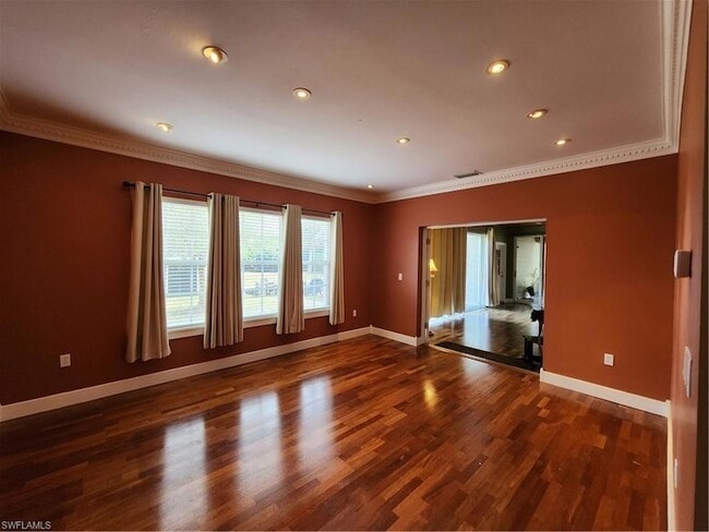Building Photo - 3226 Van Buren Ave