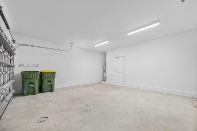 Building Photo - 2498 SE 25th Ct