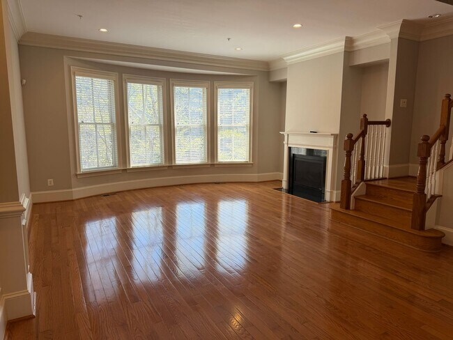 Building Photo - Park Potomac Luxury Townhome