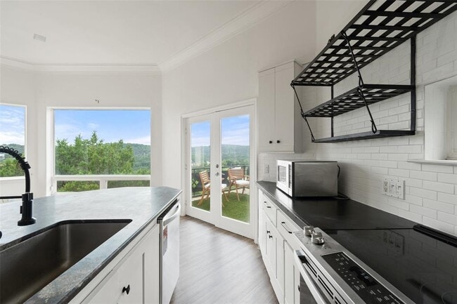 Building Photo - 5312 Scenic View Dr