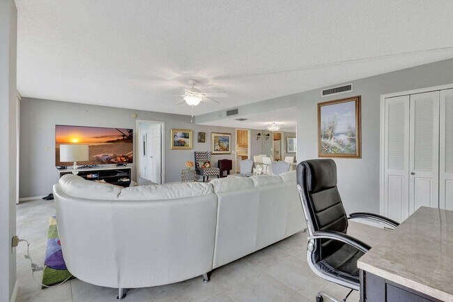 Building Photo - 4200 N Ocean Dr